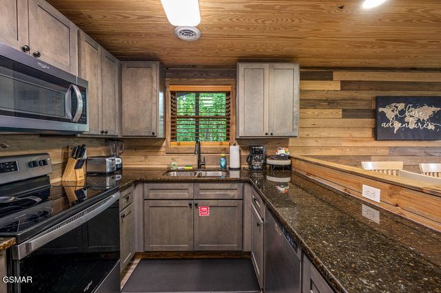 4238 Dollys Drive, Sevierville, TN 37876