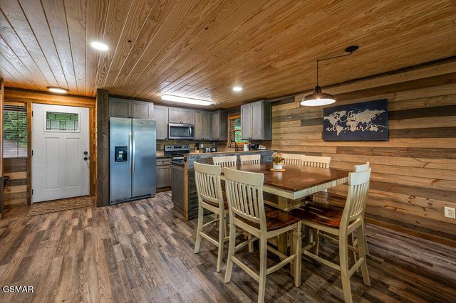 4238 Dollys Drive, Sevierville, TN 37876