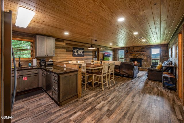 4238 Dollys Drive, Sevierville, TN 37876