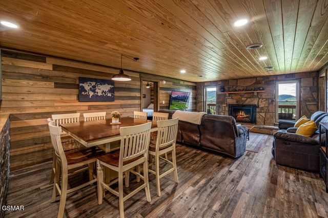 4238 Dollys Drive, Sevierville, TN 37876