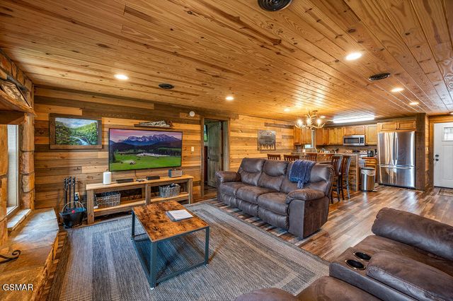 4238 Dollys Drive, Sevierville, TN 37876