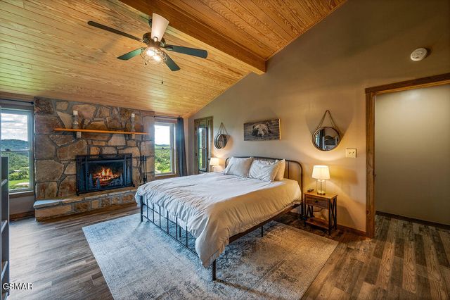 4238 Dollys Drive, Sevierville, TN 37876