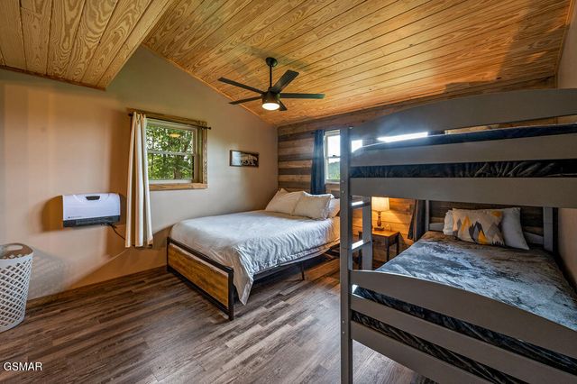 4238 Dollys Drive, Sevierville, TN 37876