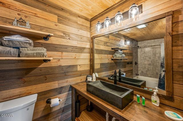 4238 Dollys Drive, Sevierville, TN 37876