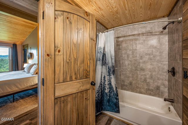 4238 Dollys Drive, Sevierville, TN 37876