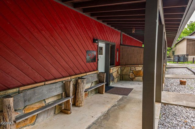 4238 Dollys Drive, Sevierville, TN 37876