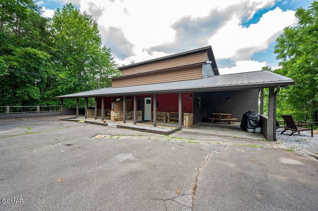 4238 Dollys Drive, Sevierville, TN 37876