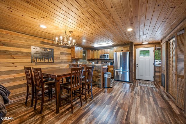 4238 Dollys Drive, Sevierville, TN 37876