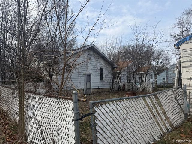 2433 Pennsylvania Avenue, Flint, MI 48506