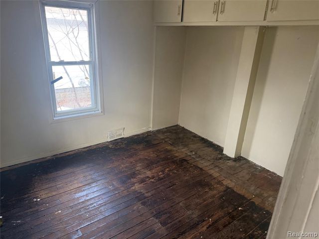 2433 Pennsylvania Avenue, Flint, MI 48506