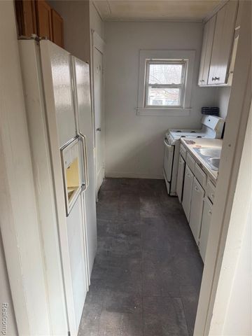 2433 Pennsylvania Avenue, Flint, MI 48506