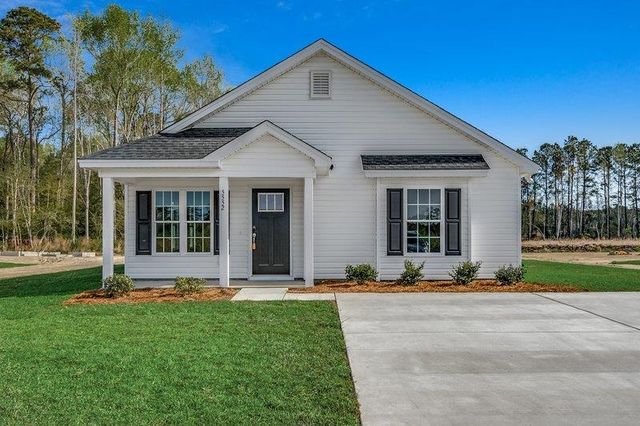 1272 Blue Moon Dr., Loris, SC 29569