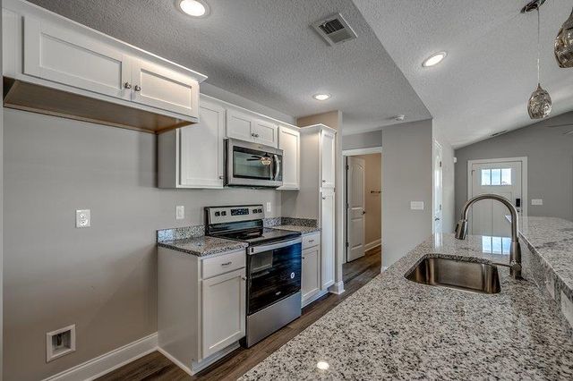 1272 Blue Moon Dr., Loris, SC 29569