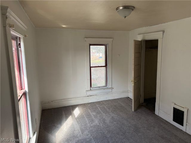 70 S Adams Street, Akron, OH 44304