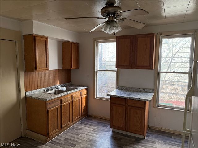 70 S Adams Street, Akron, OH 44304