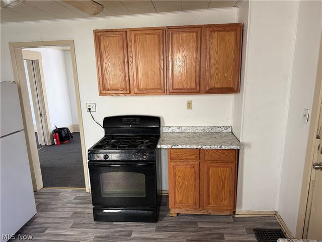 70 S Adams Street, Akron, OH 44304