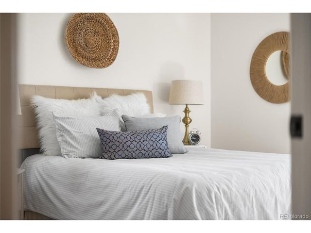 3425 E Nielsen Ln, Denver, CO 80210