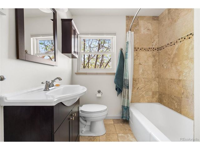 3425 E Nielsen Ln, Denver, CO 80210