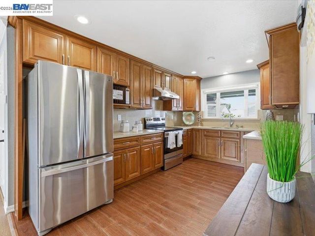 4374 Eggers Dr, Fremont, CA 94536