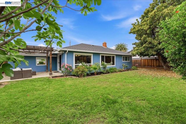 4374 Eggers Dr, Fremont, CA 94536