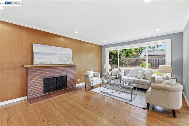 4374 Eggers Dr, Fremont, CA 94536