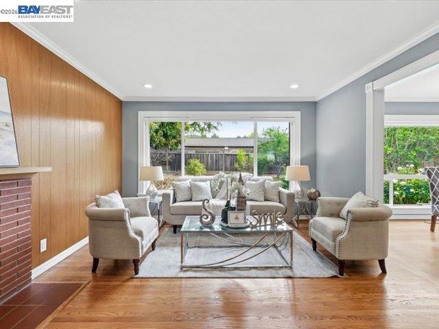 4374 Eggers Dr, Fremont, CA 94536