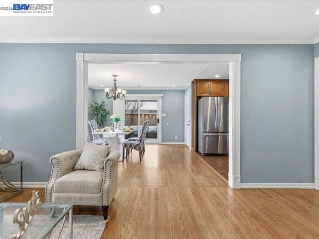 4374 Eggers Dr, Fremont, CA 94536