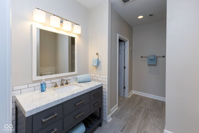 1080 Falcon Ridge, Carmel, IN 46280