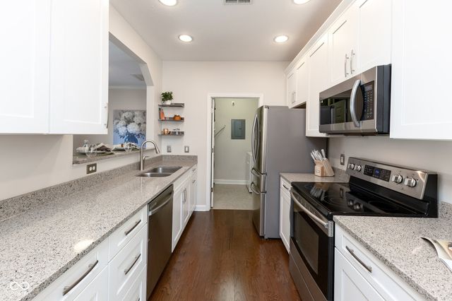 1080 Falcon Ridge, Carmel, IN 46280