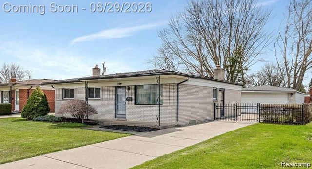 4644 Kingsley Drive, Warren, MI 48092