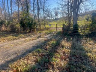 8890 US-Hwy 150E, Crab Orchard, KY 40419