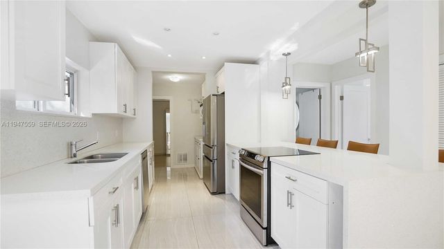 7710 Beachview Dr, North Bay Village, FL 33141