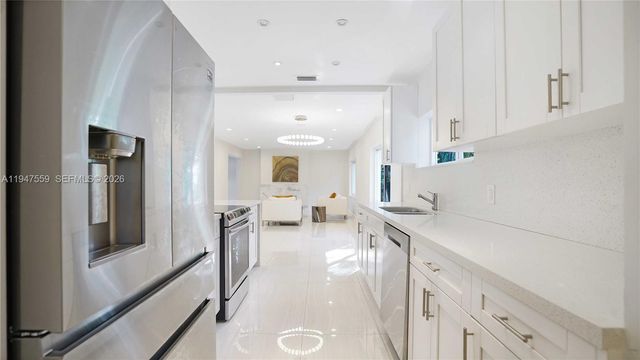 7710 Beachview Dr, North Bay Village, FL 33141