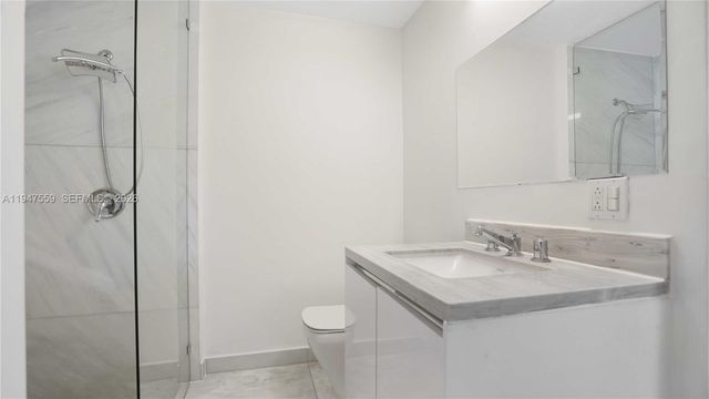 7710 Beachview Dr, North Bay Village, FL 33141