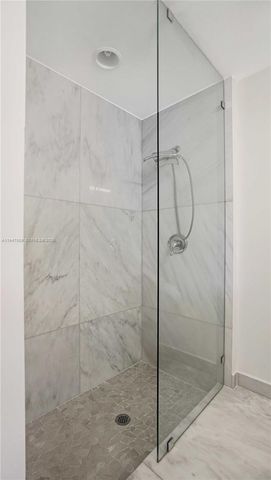 7710 Beachview Dr, North Bay Village, FL 33141