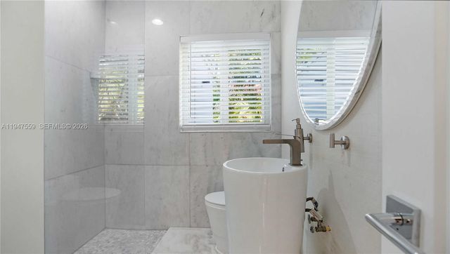 7710 Beachview Dr, North Bay Village, FL 33141