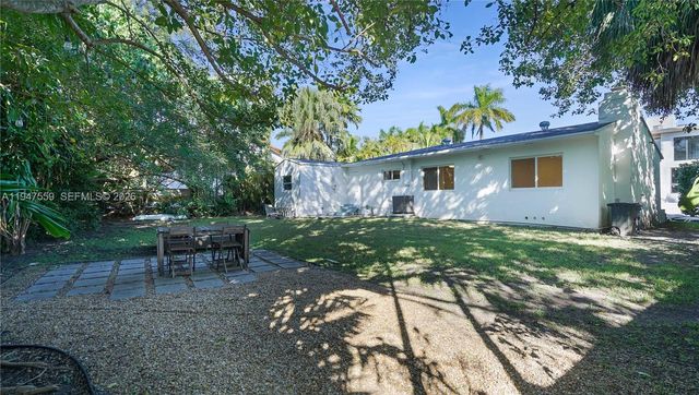 7710 Beachview Dr, North Bay Village, FL 33141