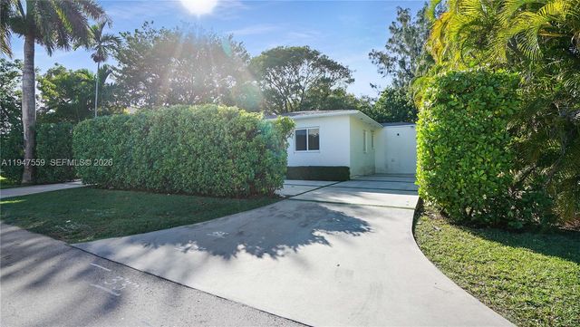 7710 Beachview Dr, North Bay Village, FL 33141