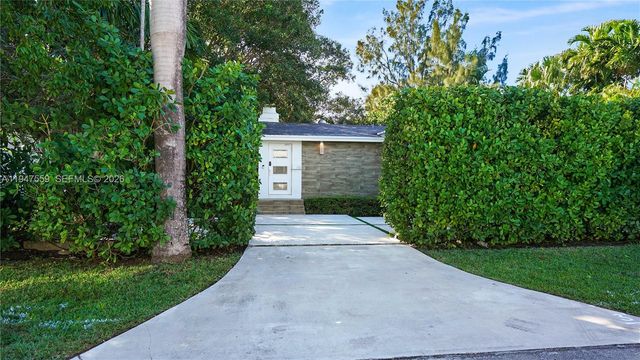 7710 Beachview Dr, North Bay Village, FL 33141