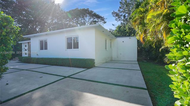 7710 Beachview Dr, North Bay Village, FL 33141