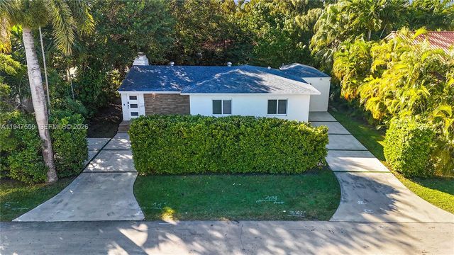 7710 Beachview Dr, North Bay Village, FL 33141