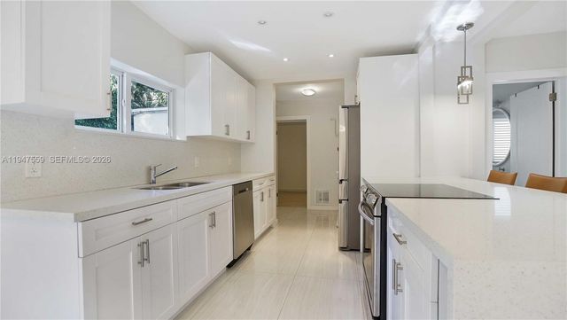 7710 Beachview Dr, North Bay Village, FL 33141