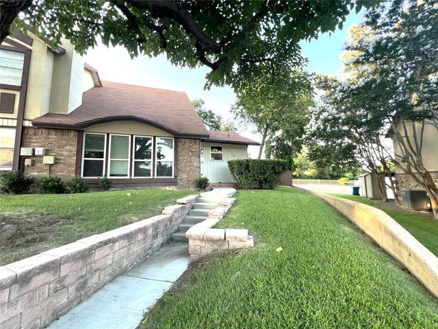2035 Clubview Drive, Carrollton, TX 75006