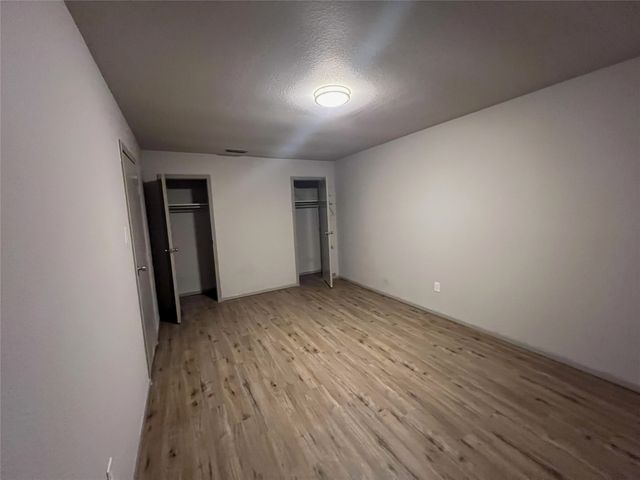2035 Clubview Drive, Carrollton, TX 75006