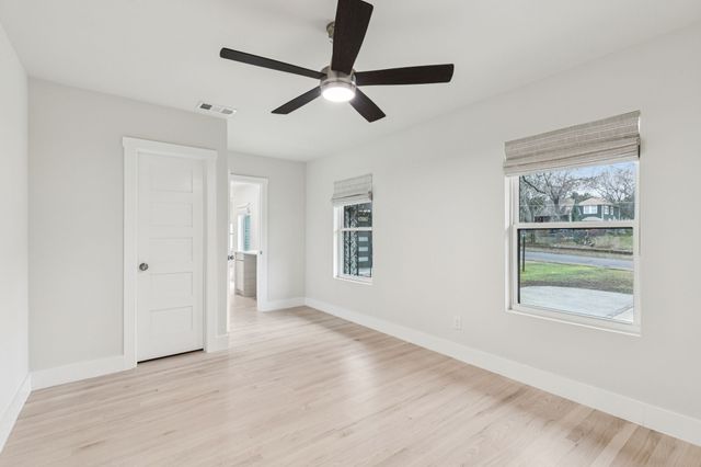 1426 Alaska Avenue, Dallas, TX 75216