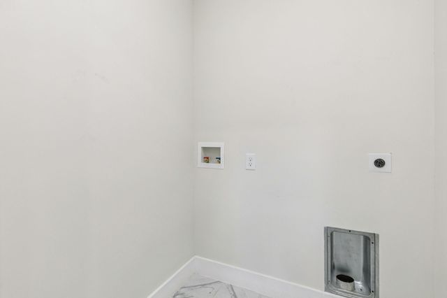 1426 Alaska Avenue, Dallas, TX 75216