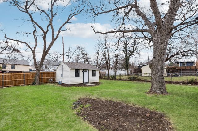 1426 Alaska Avenue, Dallas, TX 75216