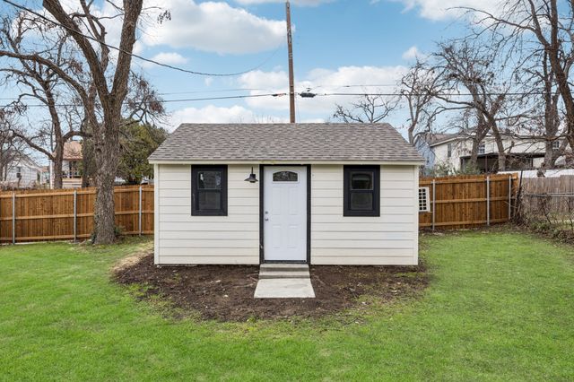 1426 Alaska Avenue, Dallas, TX 75216