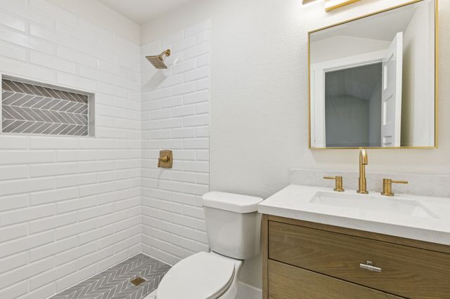 1426 Alaska Avenue, Dallas, TX 75216