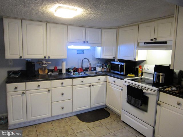 201 AVON RD, Hagerstown, MD 21740